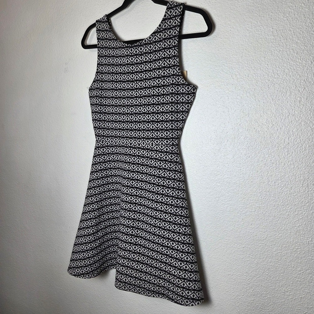 Pull & Bear‎ black & white skater tank crossback dress Womens size Medium NWT - Picture 3 of 12